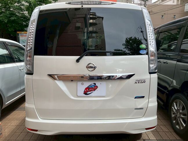 クリアテールランプで高級感がでます。